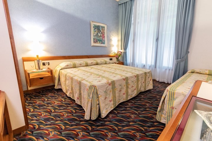 hotel-san-terenzo-camera-standard-dettaglio-2 hotel-san-terenzo-camera-standard-dettaglio-2